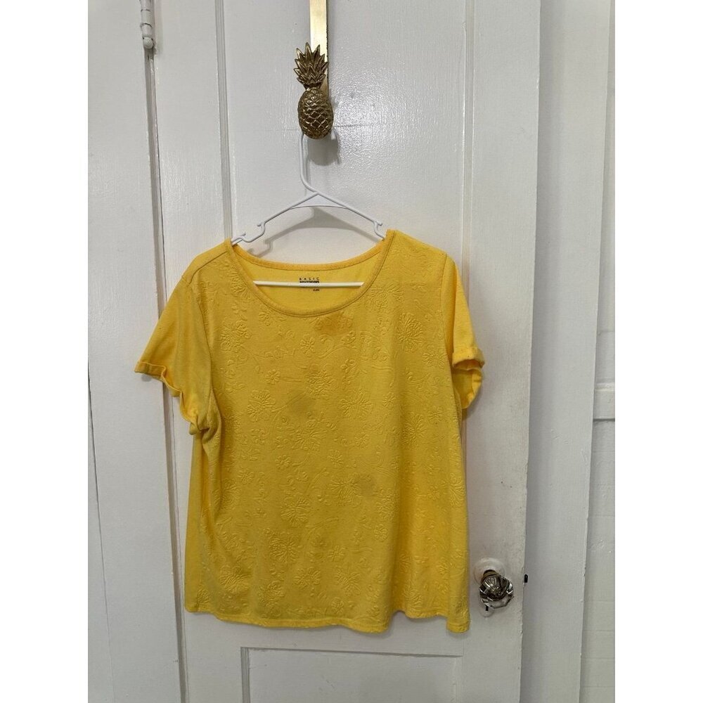 Basic Editions women’s size X-large yellow t-shirt